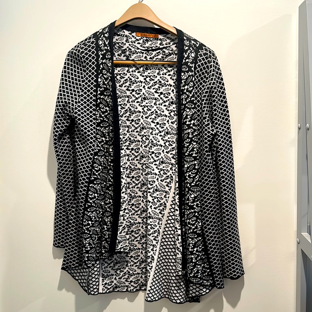 Beautiful Belldini Sweater!